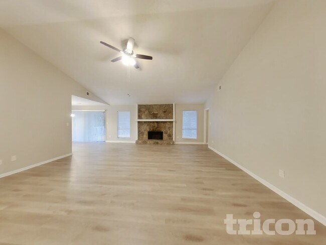 Foto del edificio - 1527 Flat Rock Rd