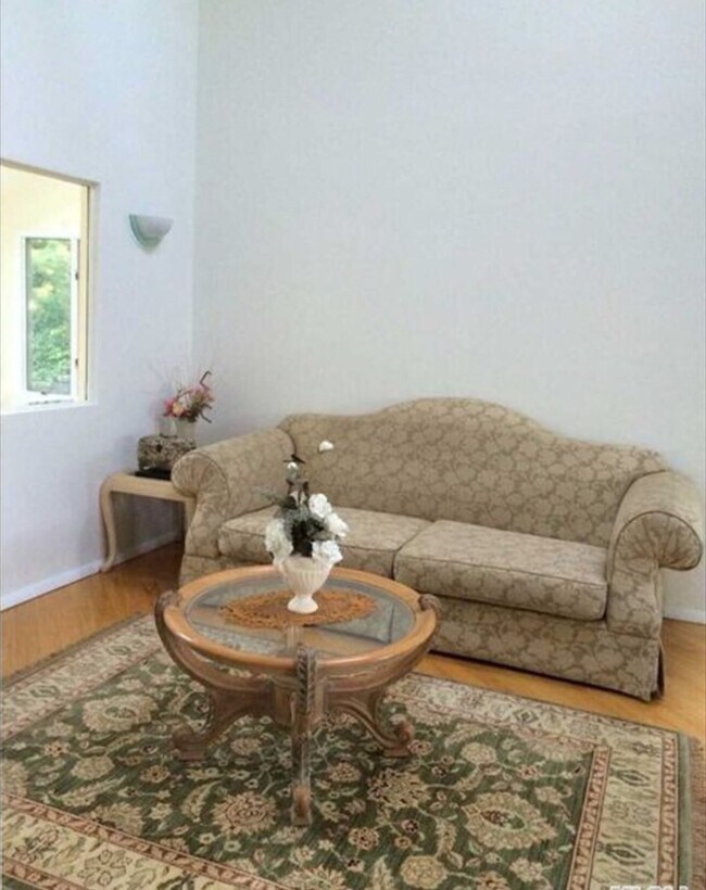 Foto del edificio - 23 Beach Hill Dr