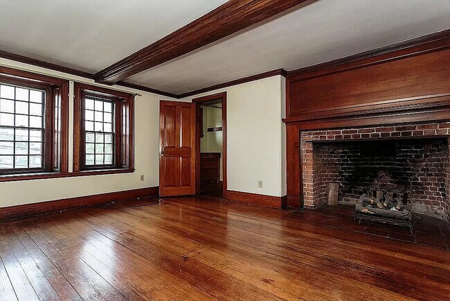 Building Photo - 350 Riverside Ave