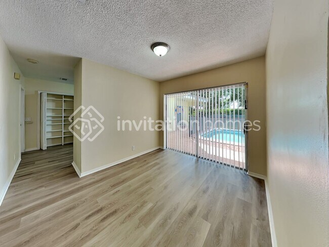 Building Photo - 10370 NW 40th Pl