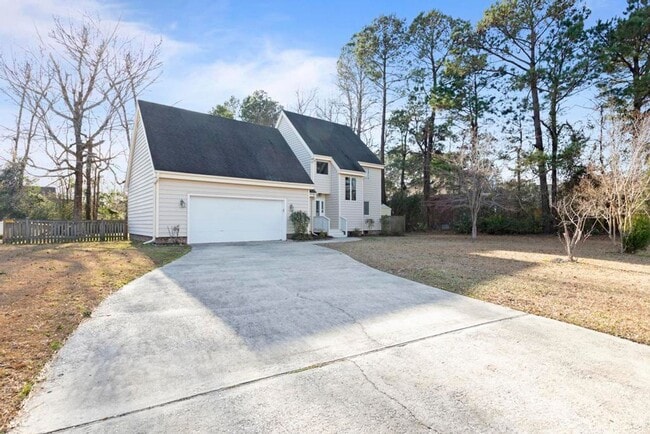 Building Photo - New Bern! Water Front Community!