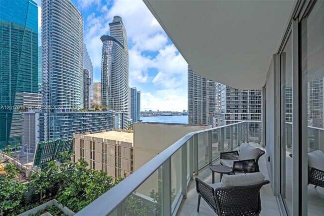 Foto del edificio - 77 SE 5th St