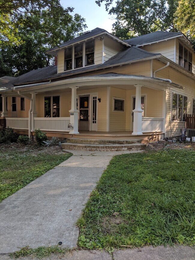 Building Photo - 1131 W End Blvd
