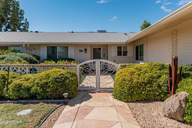 Building Photo - 10229 W Bolivar Dr