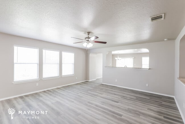 Building Photo - 11233 Forest Pass Ct