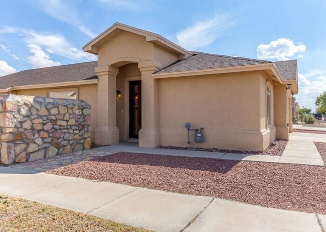 Foto del edificio - Refreshing 3 Bedroom Property with REFRIGERATED AIR 20 minute drive to Fort Bliss