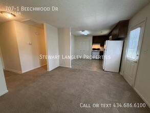 Building Photo - 707 Beechwood Dr