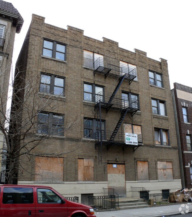 Foto del edificio - 74 Elliot Ave