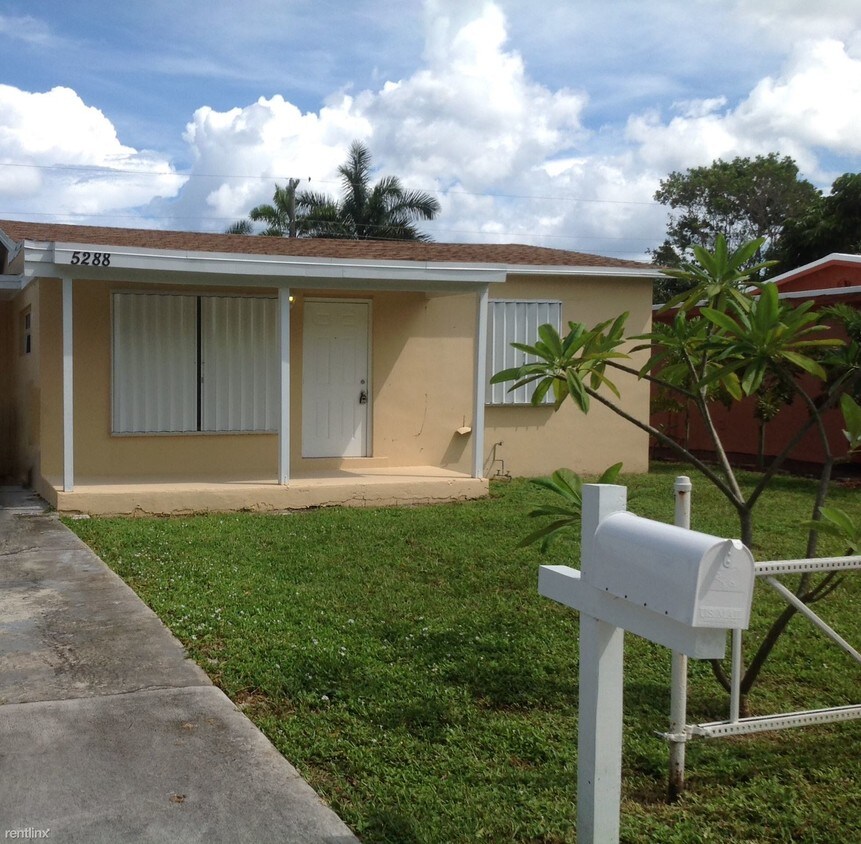 Foto principal - 5288 N Andrews Ave