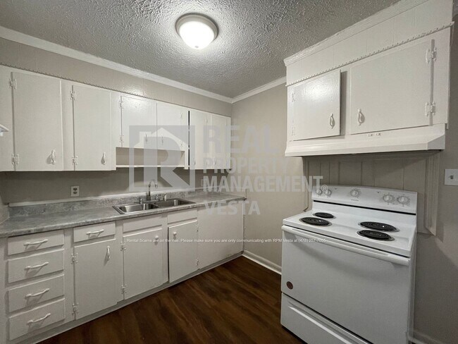 Foto del edificio - 2410 Dapleton Dr