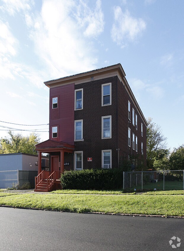 Primary Photo - 922 Jay St