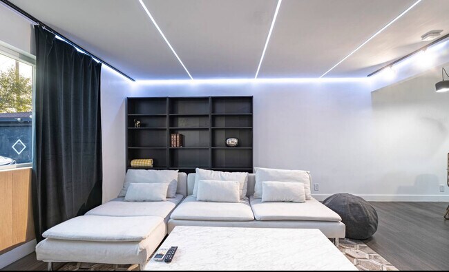 Foto del edificio - 10537 Sherrill St