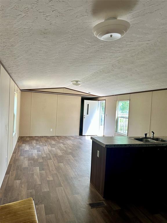 Building Photo - 104 Shoshoni Dr