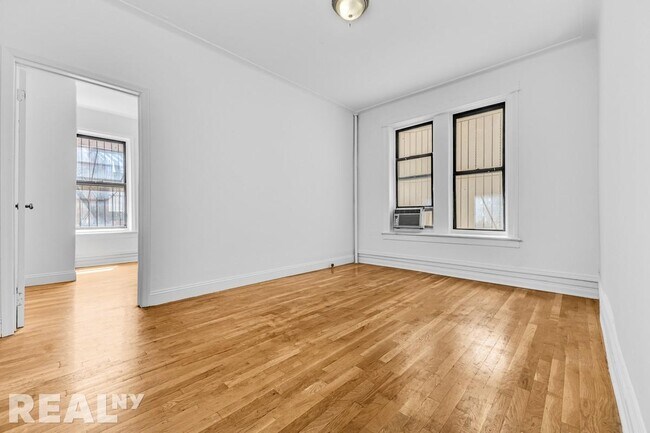 Foto del edificio - 142 S 9th St