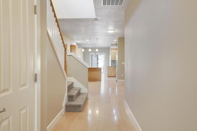 Building Photo - 5164 Andresen St SE