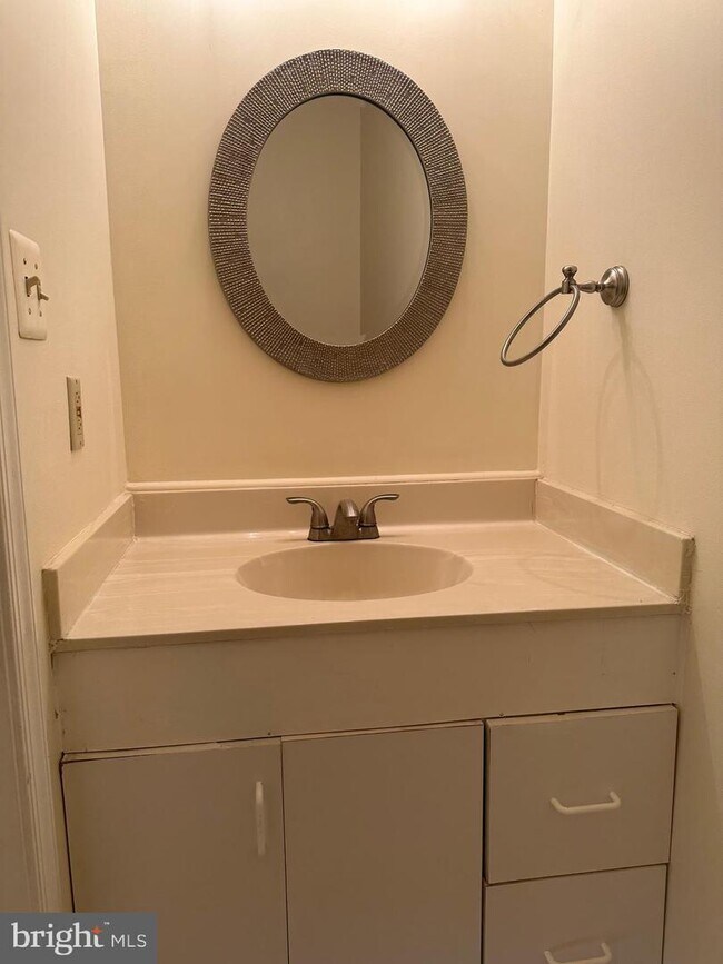 Foto del edificio - 872 Bayridge Dr