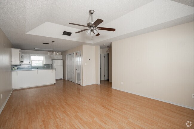 2 habitaciones, 1 baño, 848 pies cuadrados, sala de estar - Paseo Del Sol Apartments