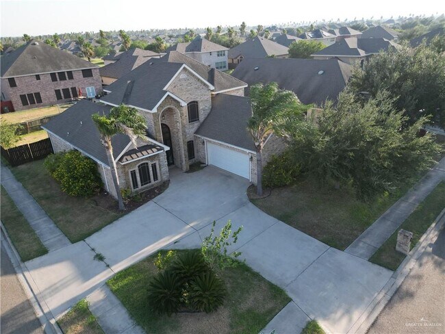 Building Photo - 33 Blue Jay Dr