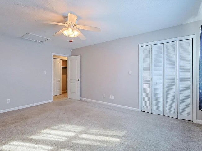 Building Photo - 718 Juniper Dr