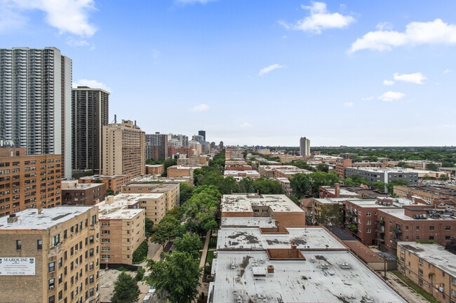 Building Photo - 6150 N Kenmore Ave