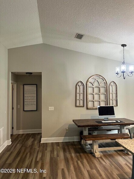 Foto del edificio - 27161 W 12th Ave