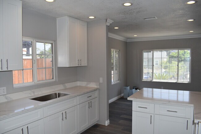 Foto del edificio - 3 Bedroom Remodeled Home in San Diego