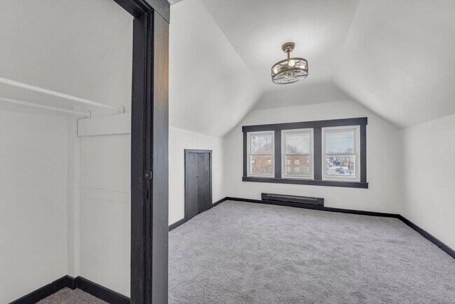 Building Photo - 246 E 156th St