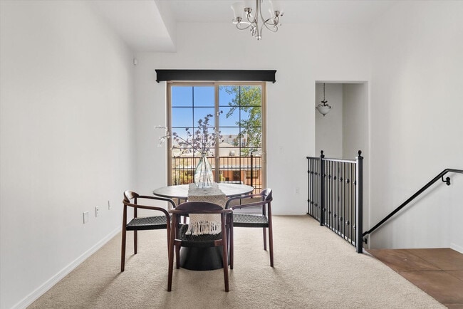 Foto del edificio - 421 W 6th St