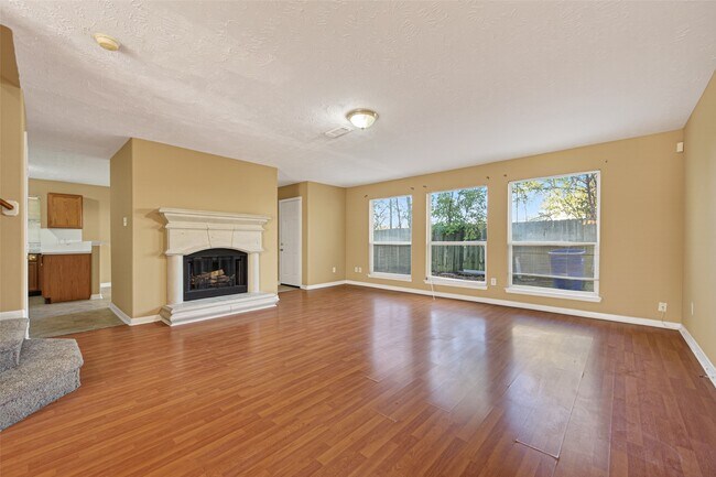 Foto del edificio - 3006 Palace Oaks Dr