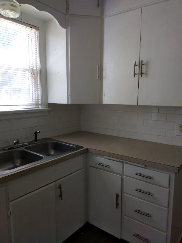 Foto del edificio - 3415 E Bayley St