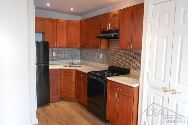 Building Photo - 725 4th Avenue #R1RR