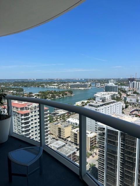Foto del edificio - 6365 Collins Ave