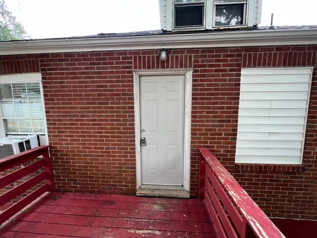 Foto del edificio - 419 Belmont Ave