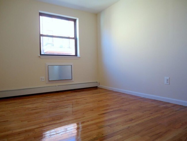 Building Photo - 146 McGuinness Blvd