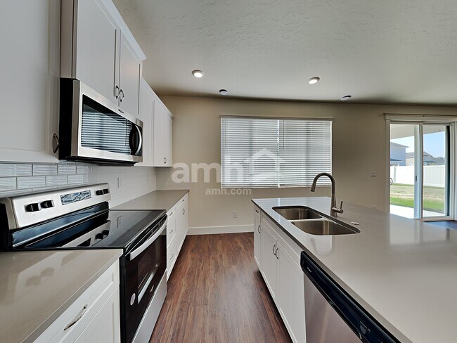 Foto del edificio - 1349 Marysville Ave