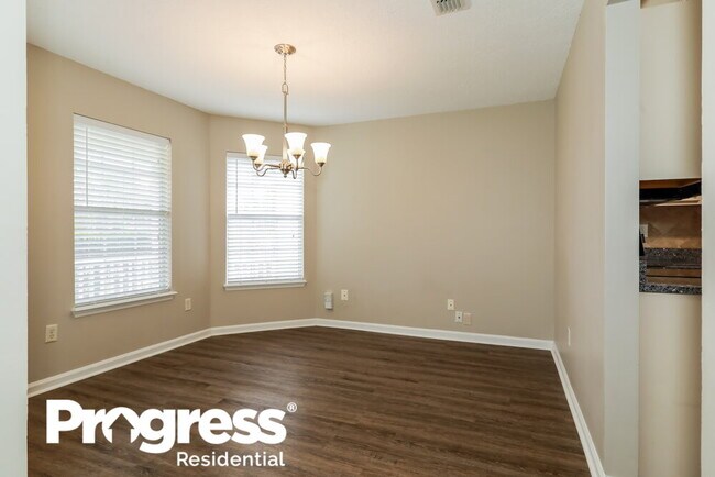 Building Photo - 1515 Greenway Pl
