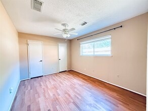 Building Photo - 16439 Hickory Knoll Dr