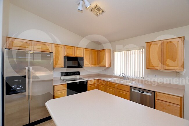 Building Photo - 10253 E Penstamin Dr