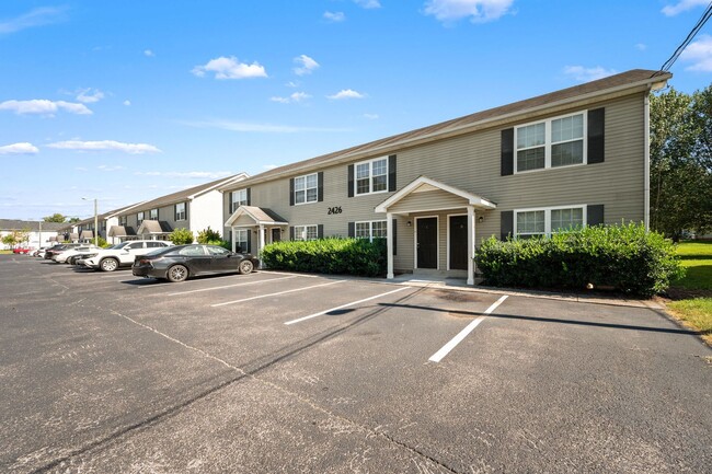 Building Photo - 2426 Willowbrook Dr