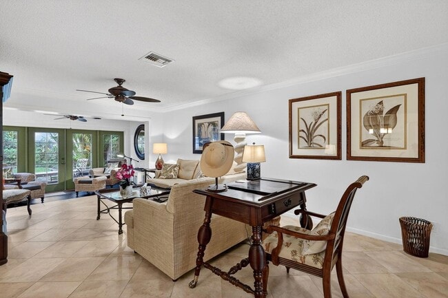 Photo - 318 SE 7th Ave Apartment