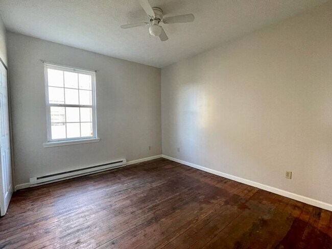Foto del edificio - COUNTRY 2 Bedroom Available