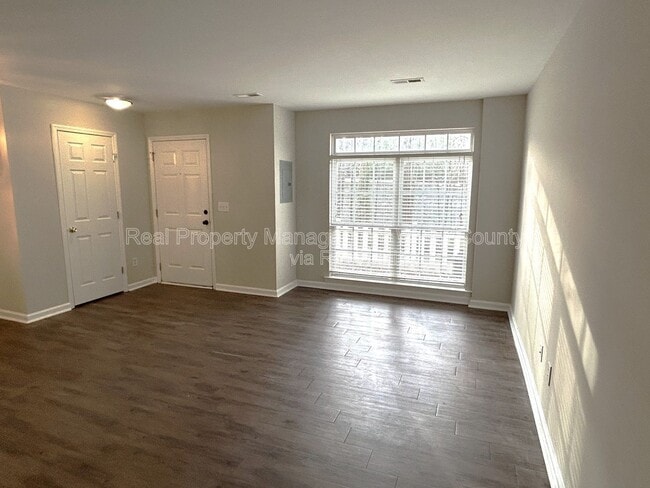 Foto del edificio - 2920 Barrymore St