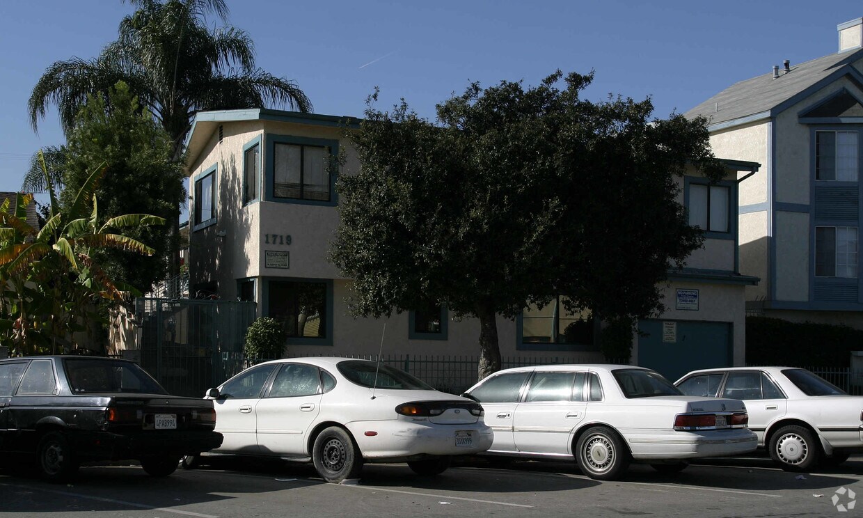Primary Photo - 1719 Sherman Pl