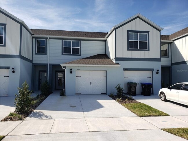 Building Photo - 3786 Plainview Dr