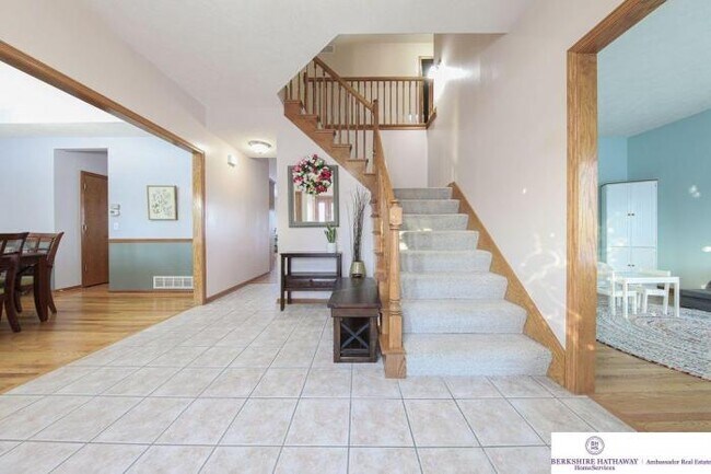 Building Photo - 4 bedroom in Omaha NE 68116