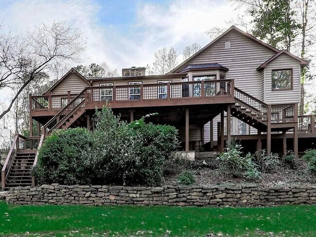 Building Photo - 2189 Chartwell Dr