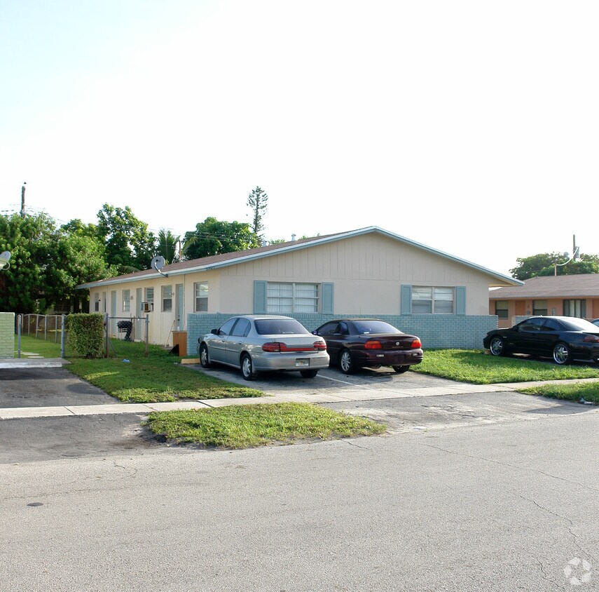 Building Photo - 5301 NW 16th St