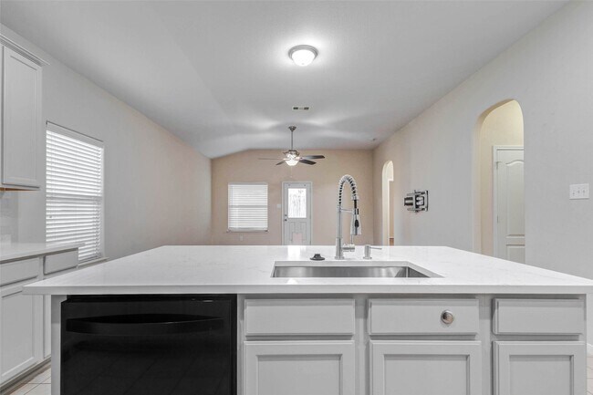 Building Photo - 24314 Courtland Oaks St
