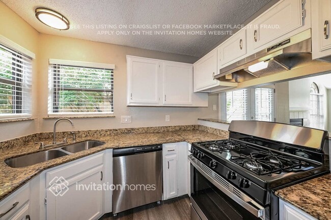 Building Photo - 623 Las Brisas Dr