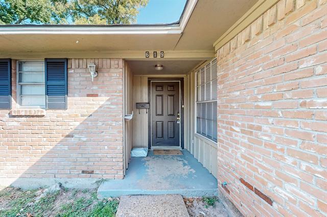 Foto principal - 619 Cove Hollow Dr